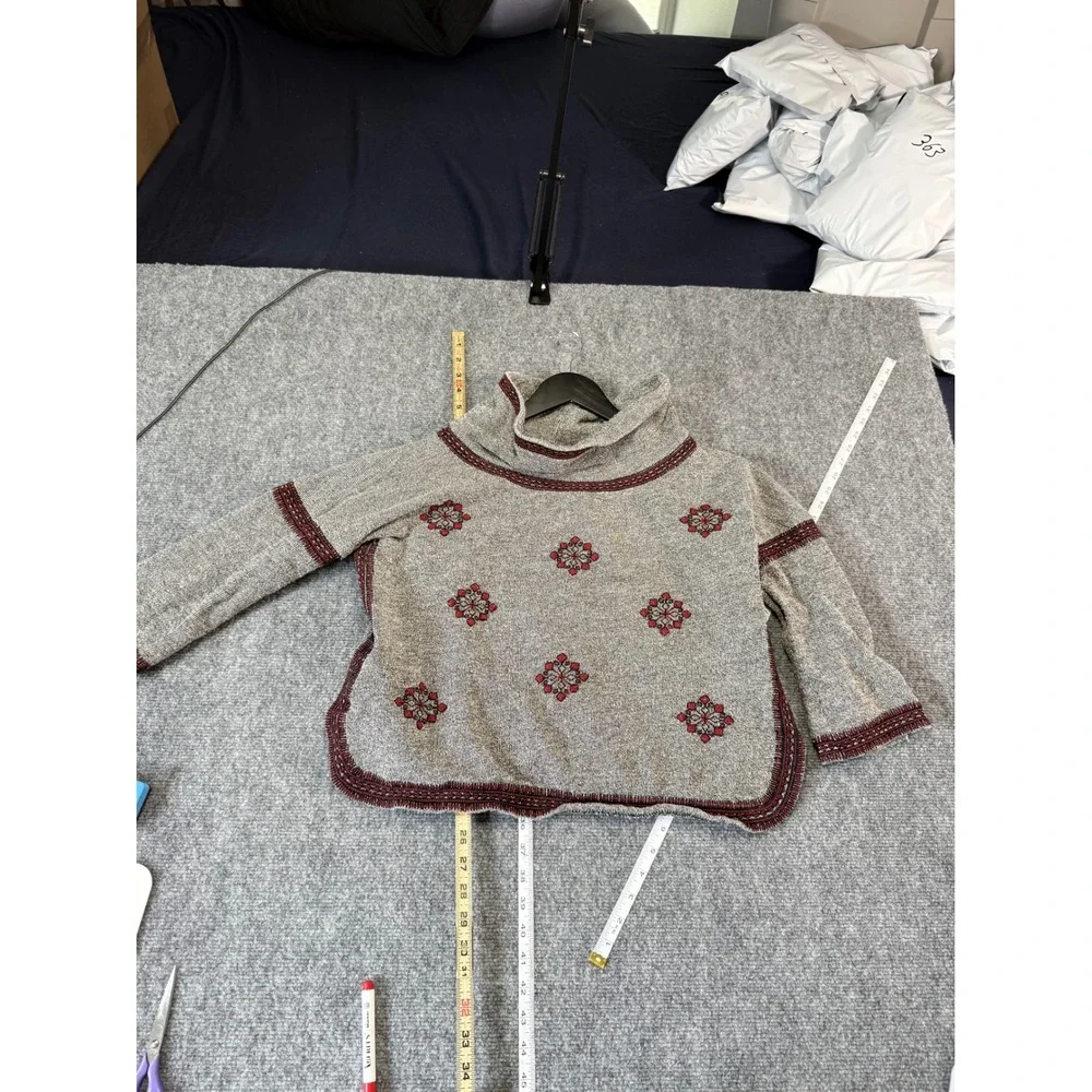 Lucky Brand Embroidered Cowl Neck Sweater Size S Grey Red Boho EUC